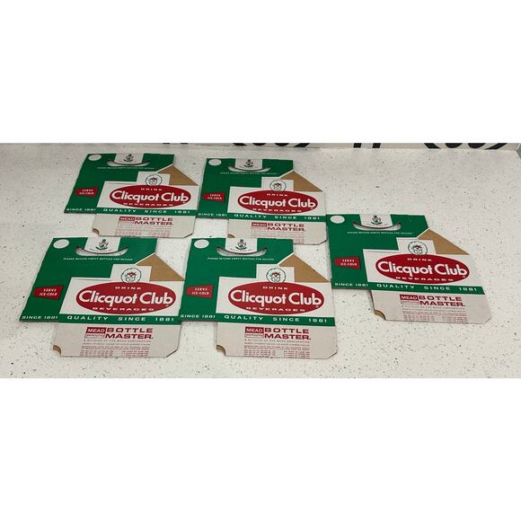 Set of 5 Vintage CLICQUOT CLUB 6 Pack Soda Pop Bottle Carrier New Old Stock - Picture 1 of 3